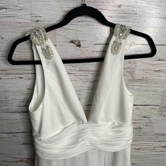 Carmen Marc Valvo C90042 Wedding Dress V Neck size 8 - Picture 6 of 11